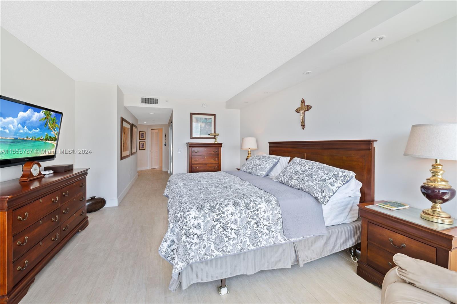 OCEANIA IV CONDO - Residential Lease