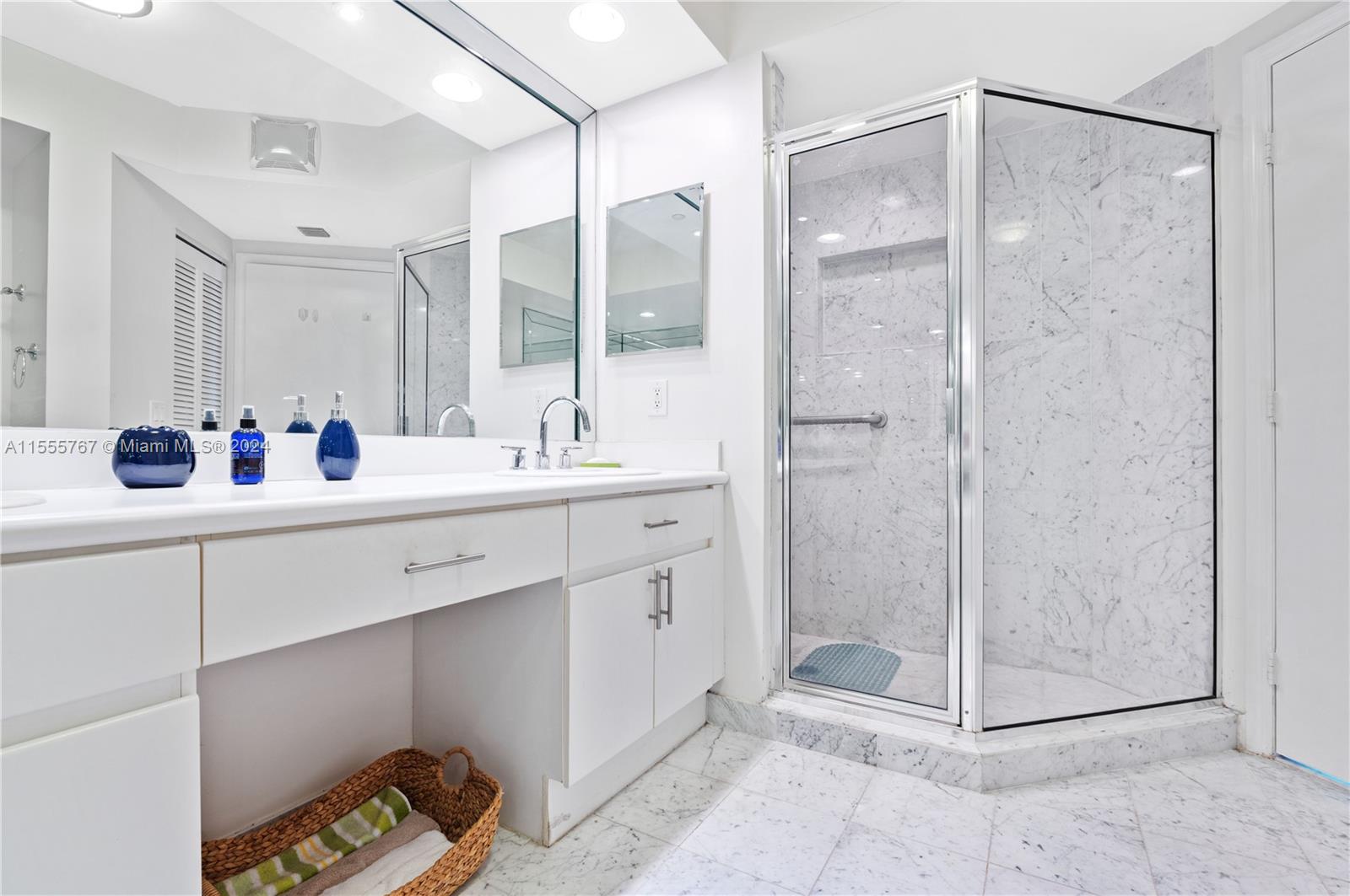 OCEANIA IV CONDO - Residential Lease