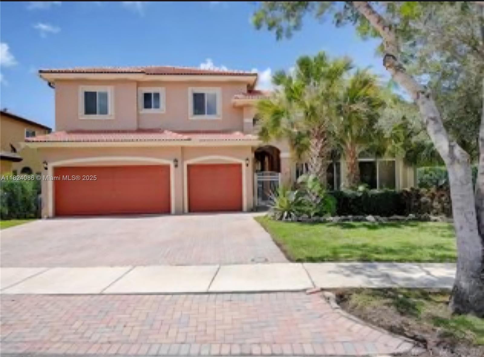 1906 Se 23rd Ct, Homestead, Miami-Dade County, Florida - 5 Bedrooms  
4.5 Bathrooms - 