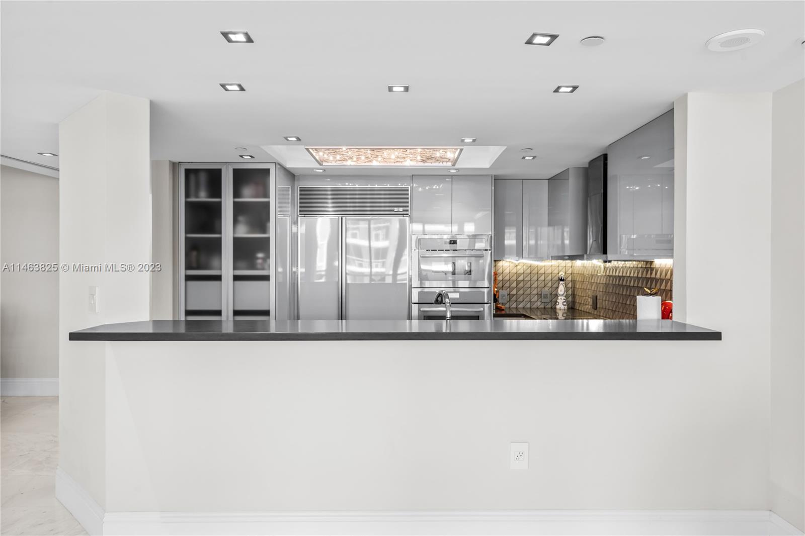 AZURE CONDO - Residential