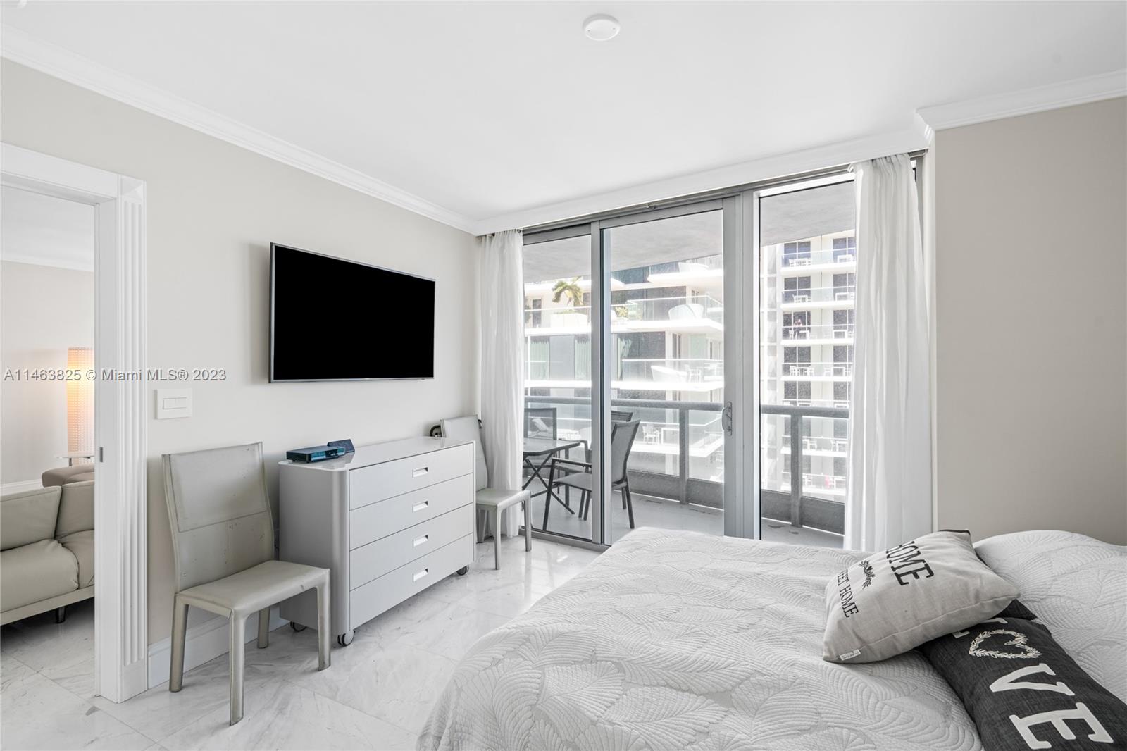 AZURE CONDO - Residential