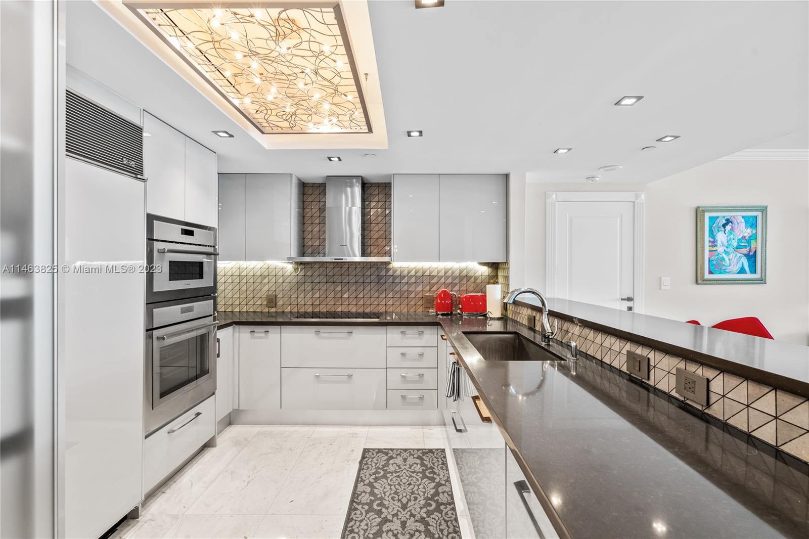 AZURE CONDO - Residential