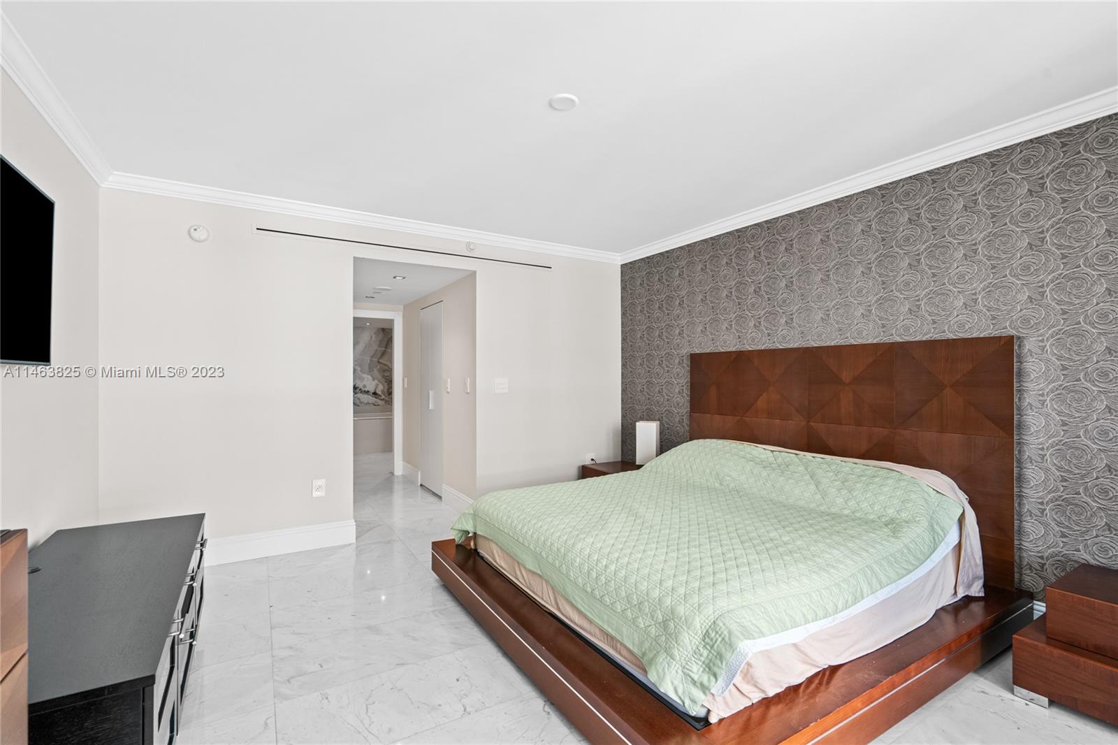 AZURE CONDO - Residential