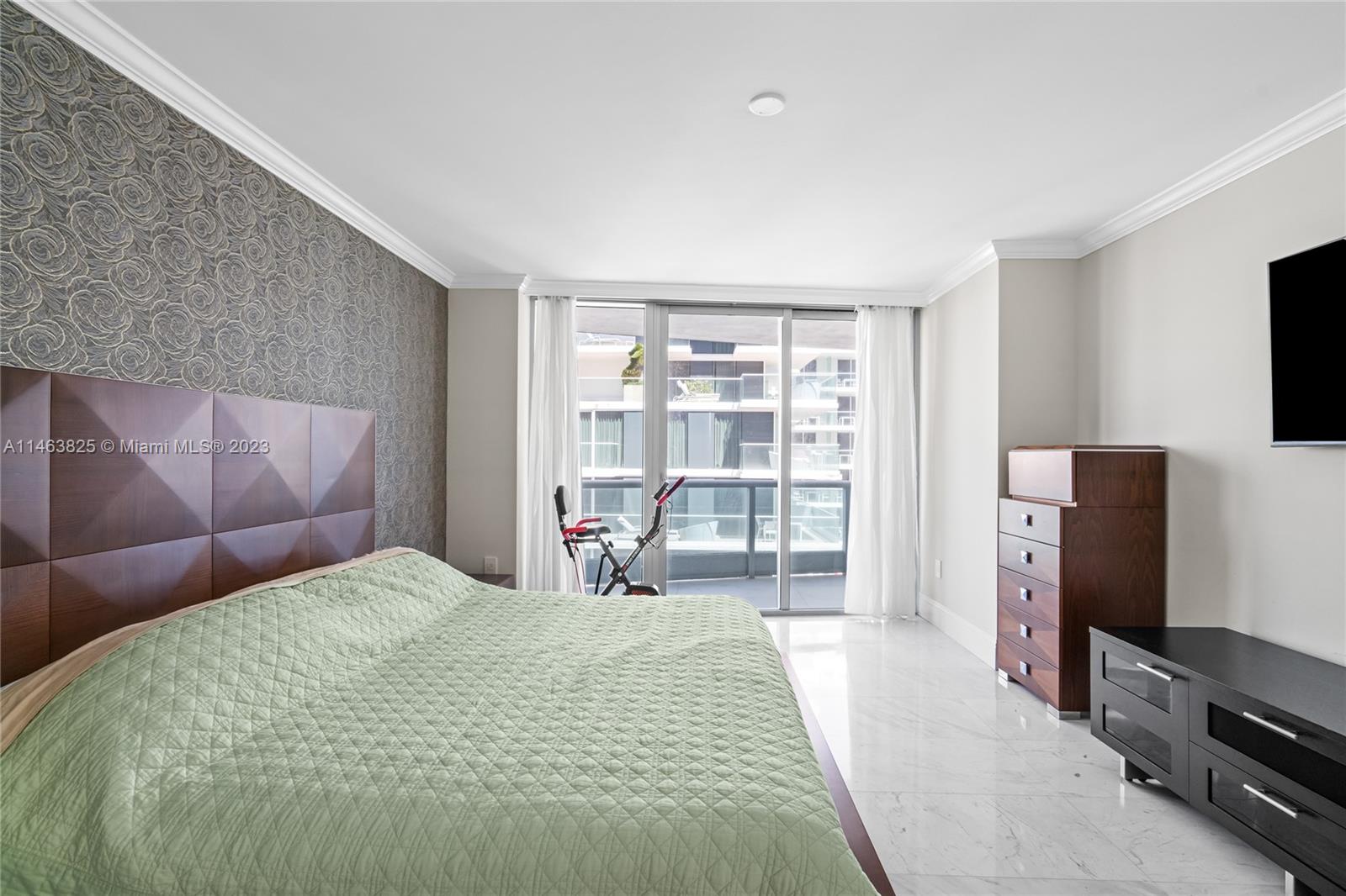 AZURE CONDO - Residential