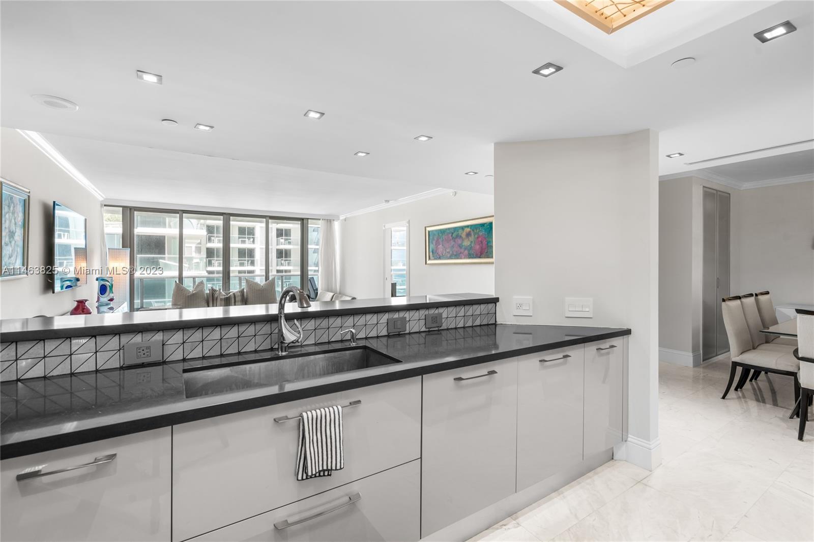 AZURE CONDO - Residential