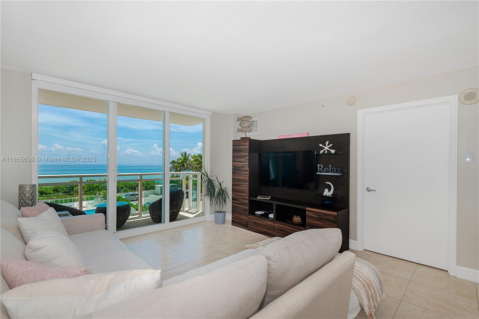 6917 Collins Ave 511