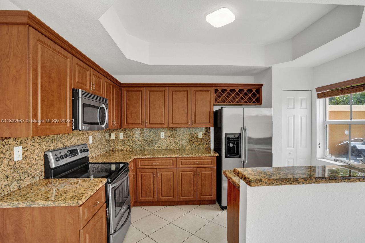PEMBROKE CAY CONDO - Residential Lease