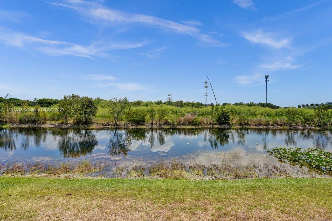 PEMBROKE CAY CONDO - Residential Lease