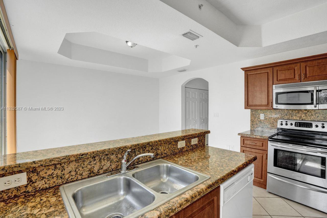 PEMBROKE CAY CONDO - Residential Lease