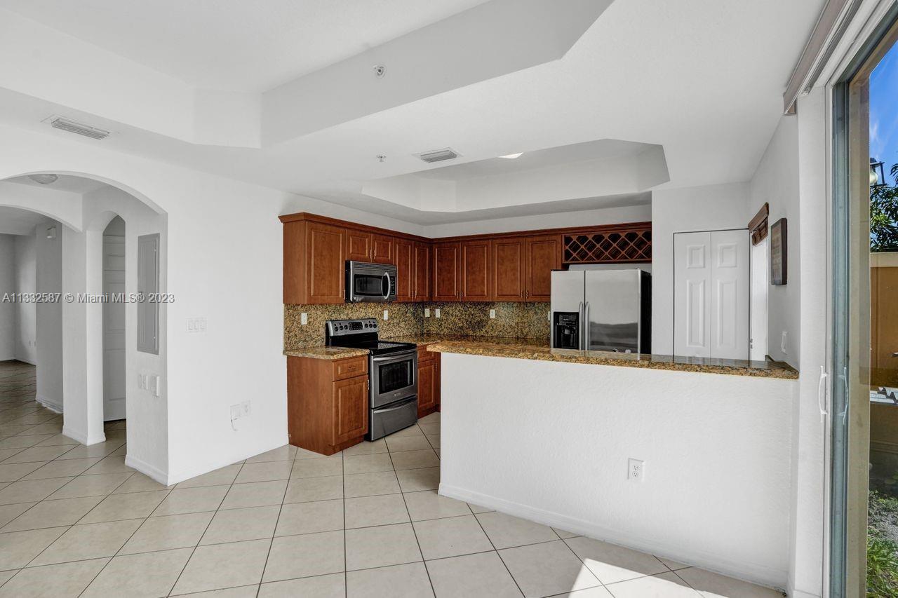 PEMBROKE CAY CONDO - Residential Lease