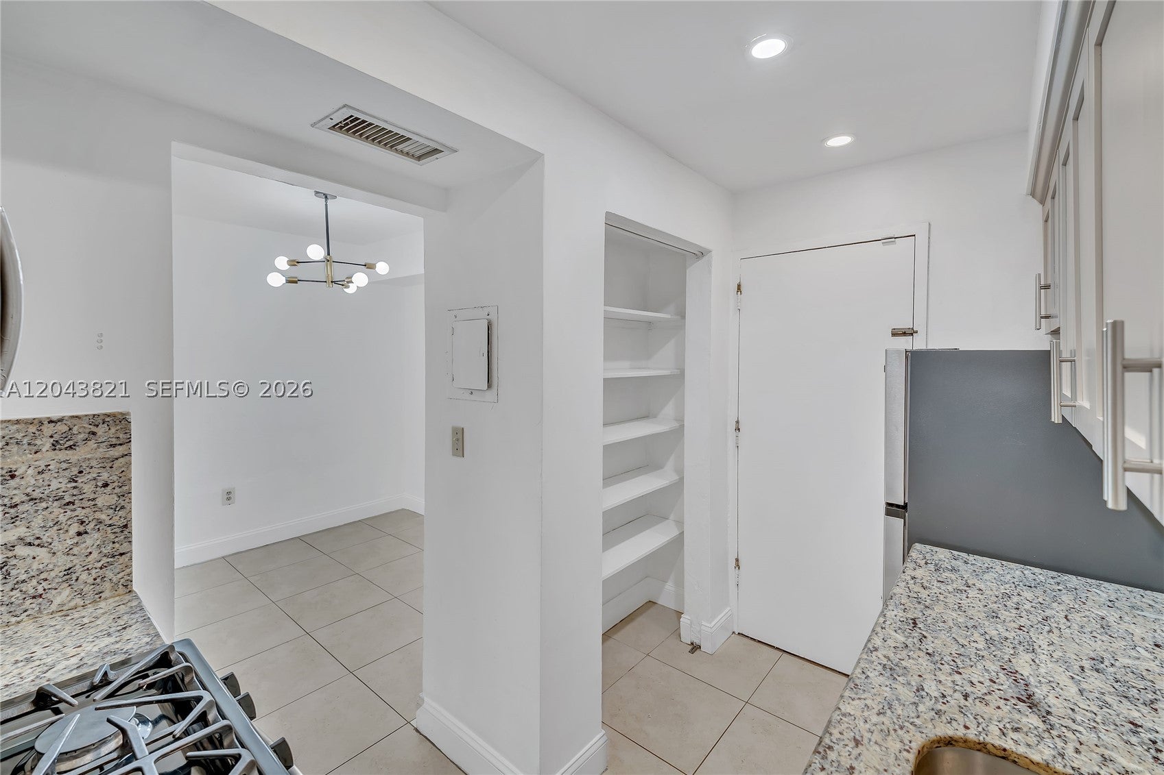 1205 Mariposa Ave 307