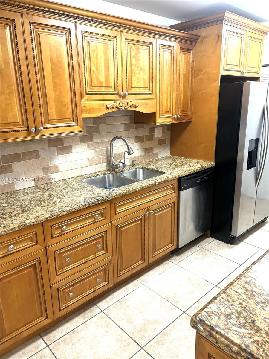 KINGS CREEK SO CONDO - Residential Lease