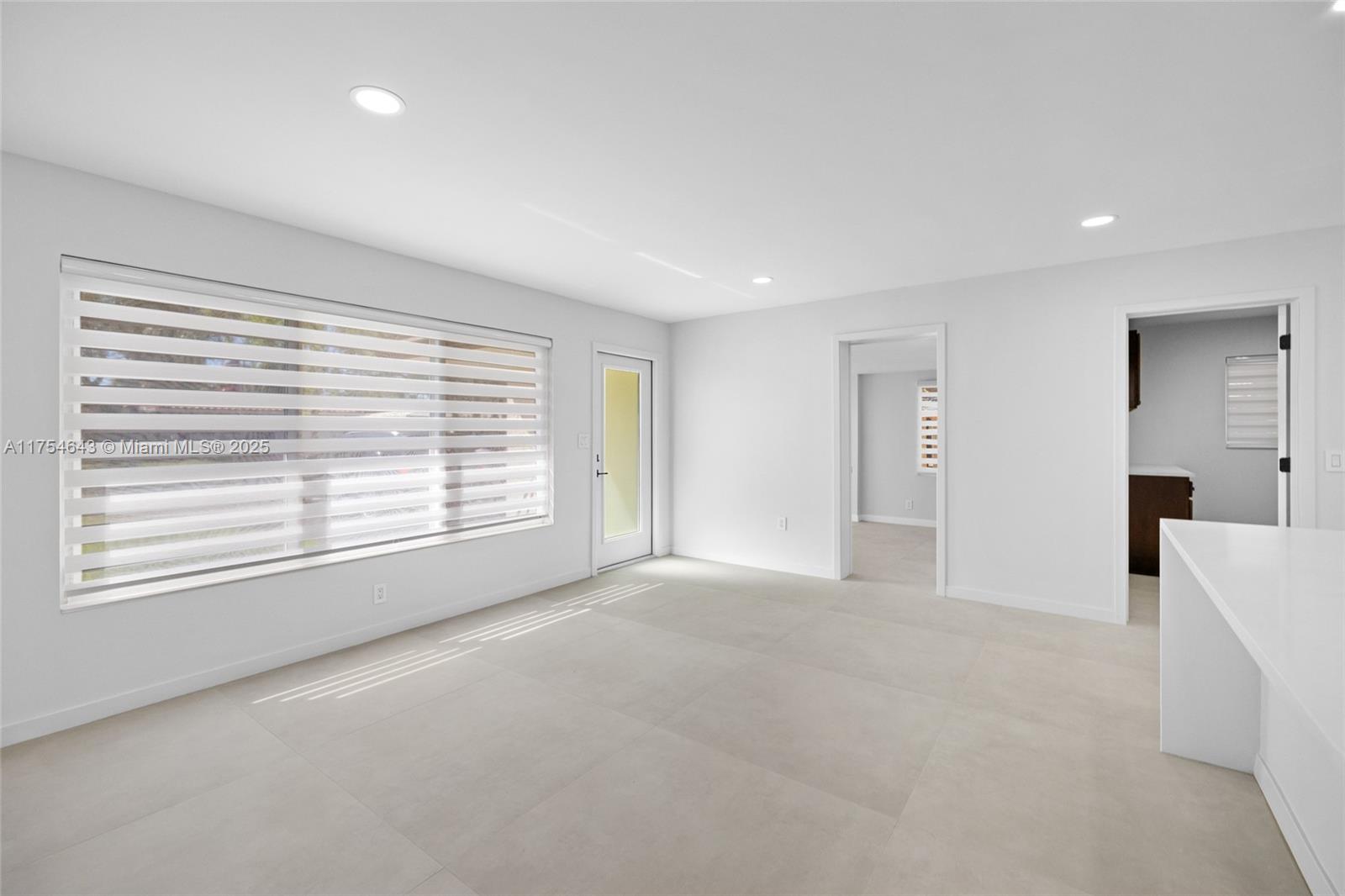 211 SW 14th St