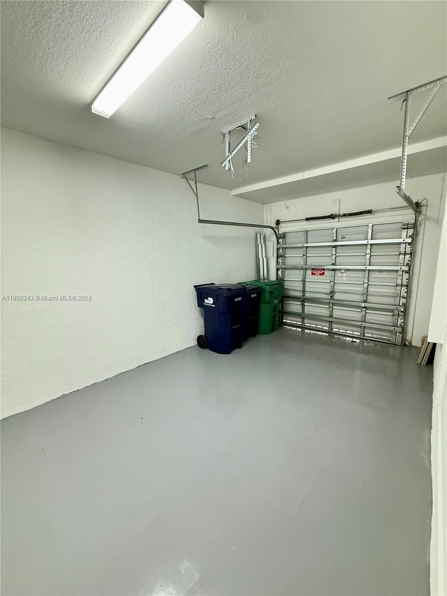 SILVER PALM EAST SEC FOUR - Residential Lease