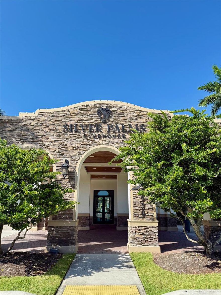 Luxury lifestyle in resort style community. This large townhouse unit offers large spaces, indoor W&D, huge master bath, and separate living-dining-family rooms. The kitchen is an impressive cherry oak color. The lake is visible from almost all areas of the first floor. Portion is completely paved. Clubhouse offers a child water theme park, and sauna room in the gym. Move in ready! Will not last.