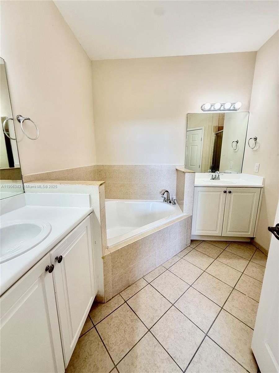 SILVER PALM EAST SEC FOUR - Residential Lease