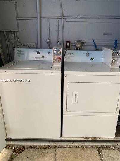 LAUDERDALE PARK 6-33 1/2 - Residential Lease