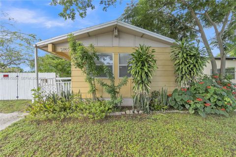Photo of 2005 NW 11th Ave, Fort Lauderdale, FL 33311 (MLS # A12015056)