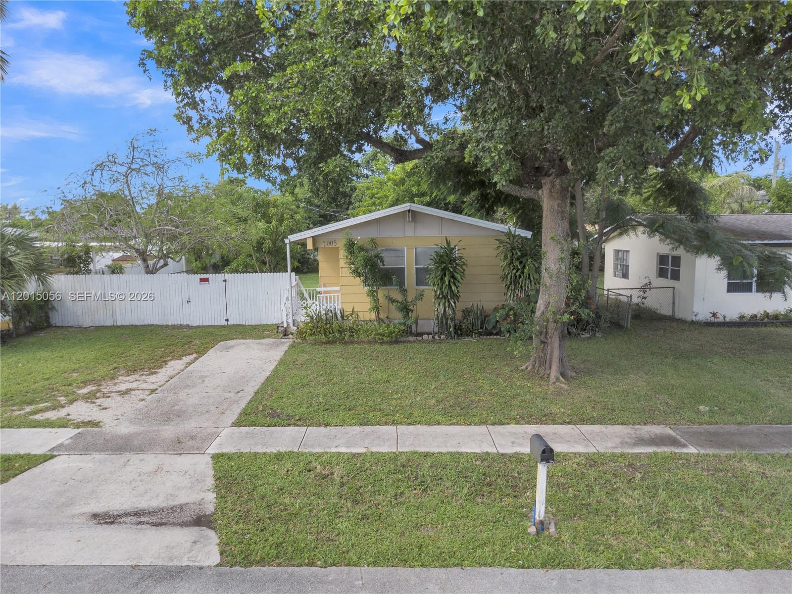 HILLMONT-MIDDLE RIVER VIS - Residential