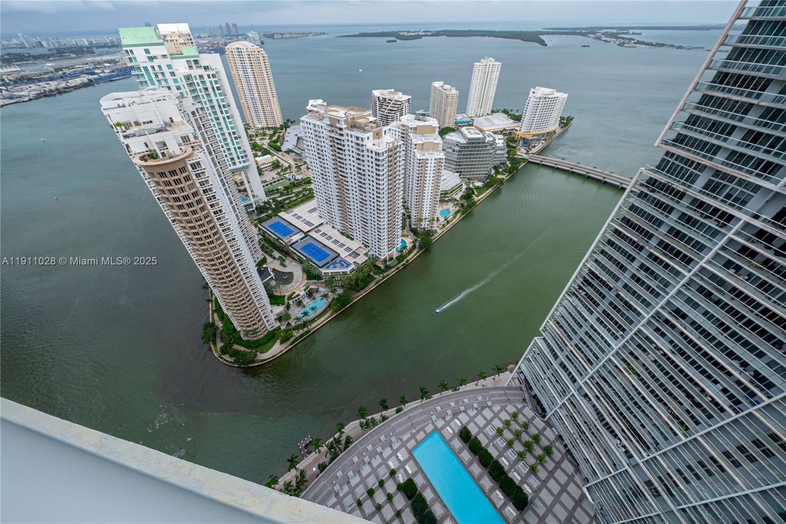 ICONBRICKELL CONDO NO 1 - Residential Lease