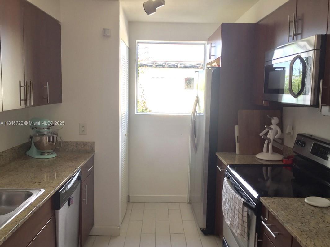7412 NE 6TH COURT 7412