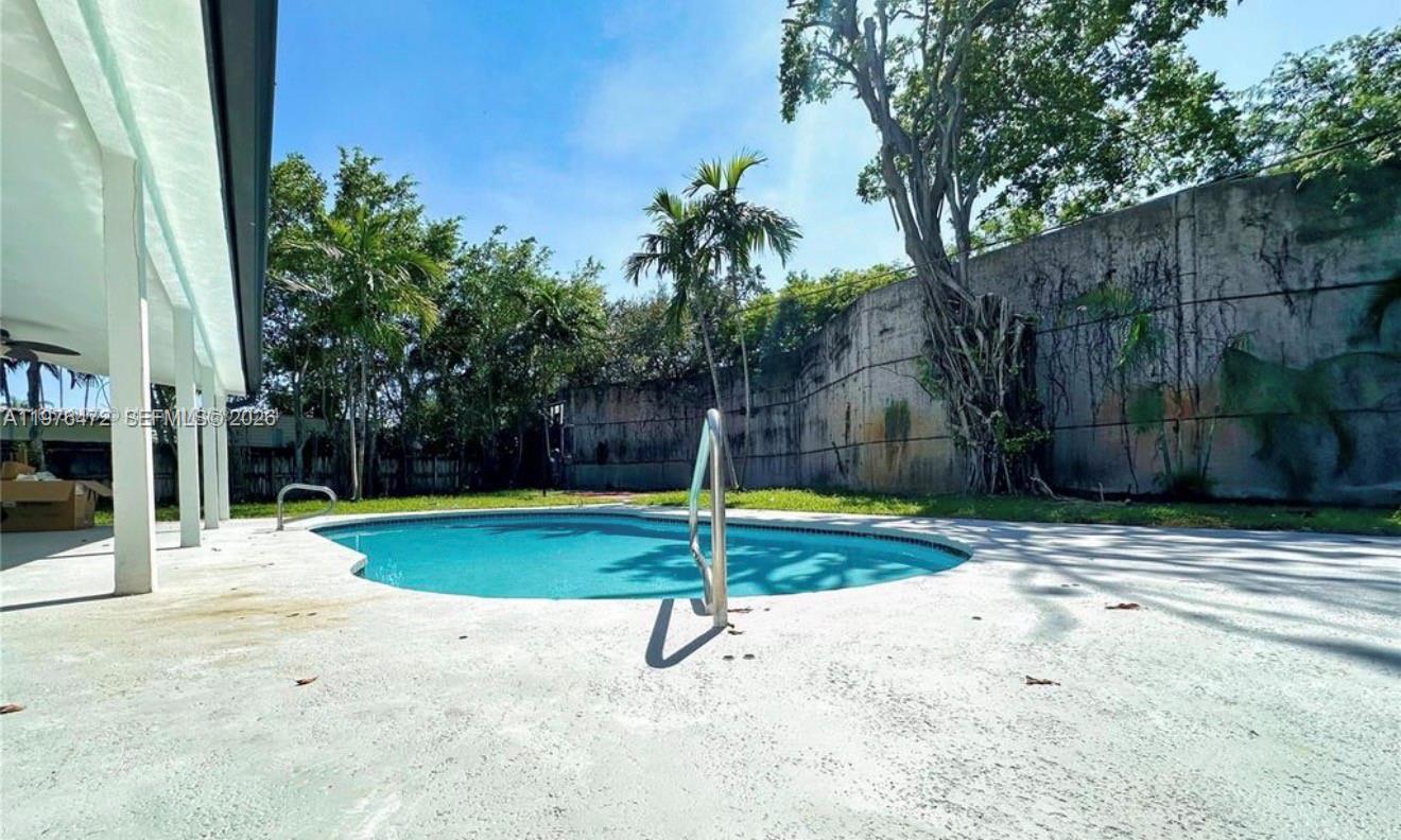 HIGHLAND GARDENS - Residential Lease