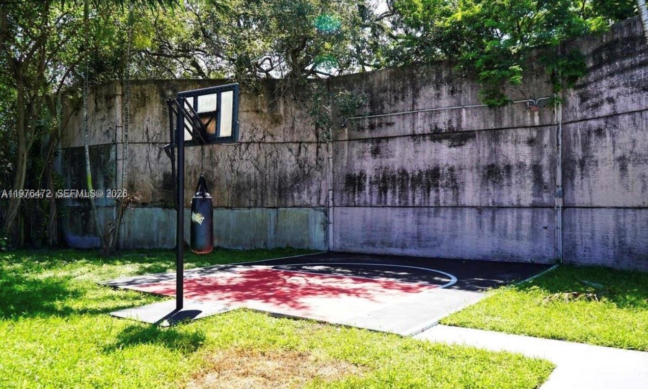 HIGHLAND GARDENS - Residential Lease