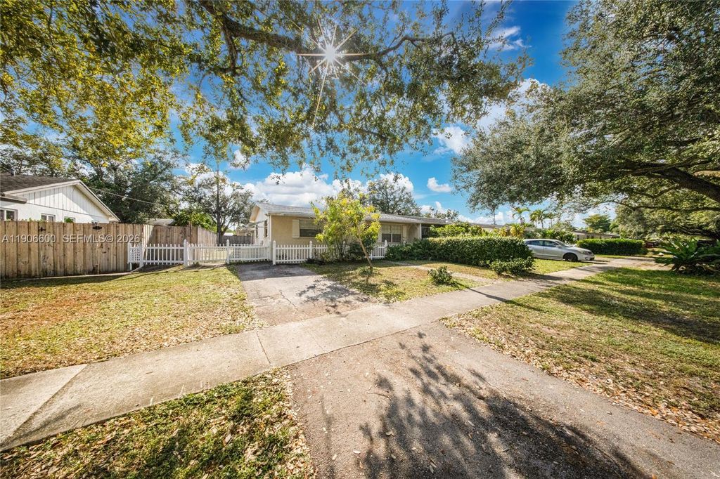 Photo of 9426 SW 52nd St, Cooper City, FL 33328 (MLS # A11906600)
