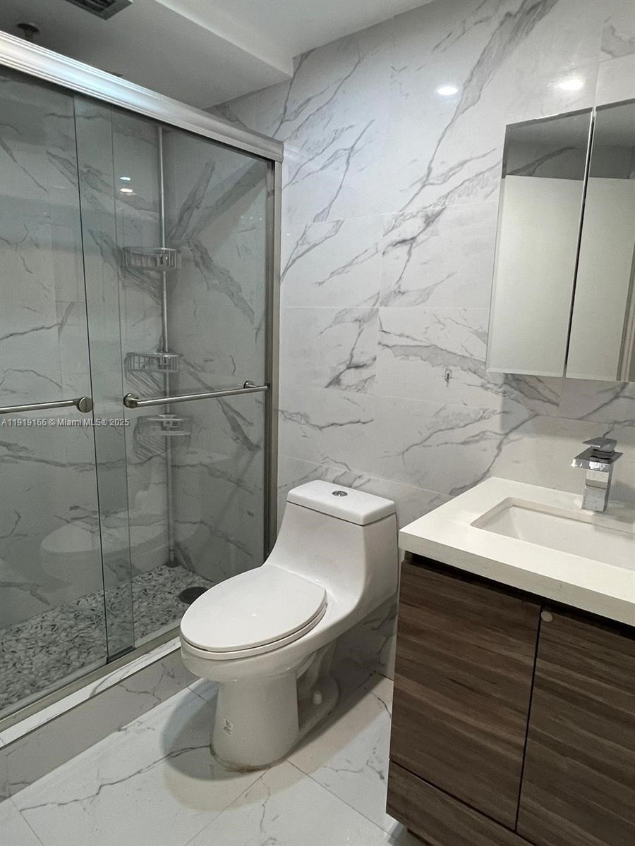 LAS VISTAS AT DORAL CONDO - Residential