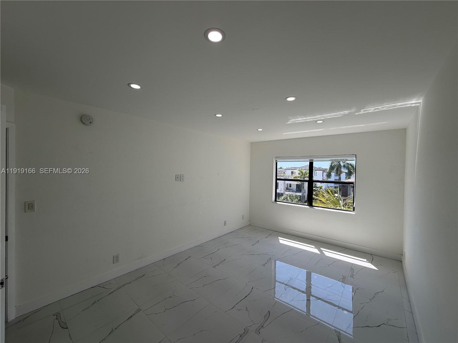 LAS VISTAS AT DORAL CONDO - Residential