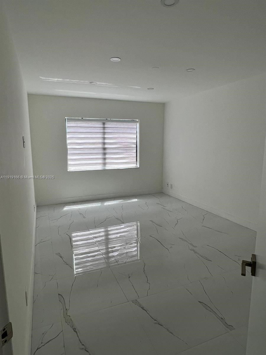 LAS VISTAS AT DORAL CONDO - Residential