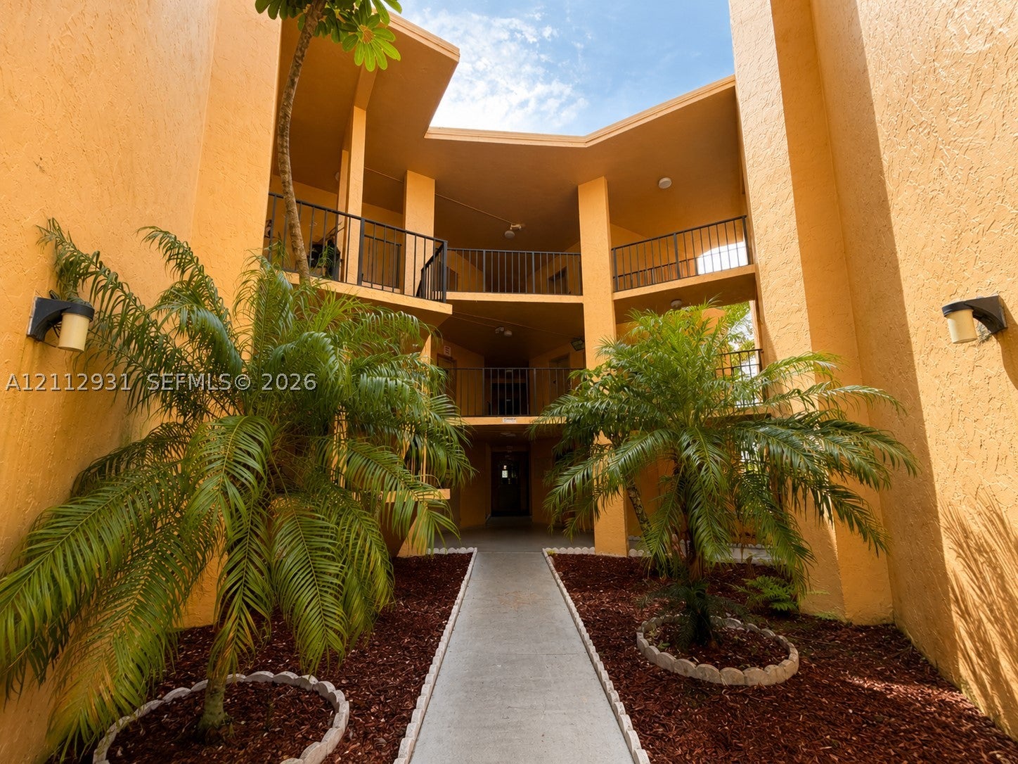 4384 NW 9th Ave 20-1E