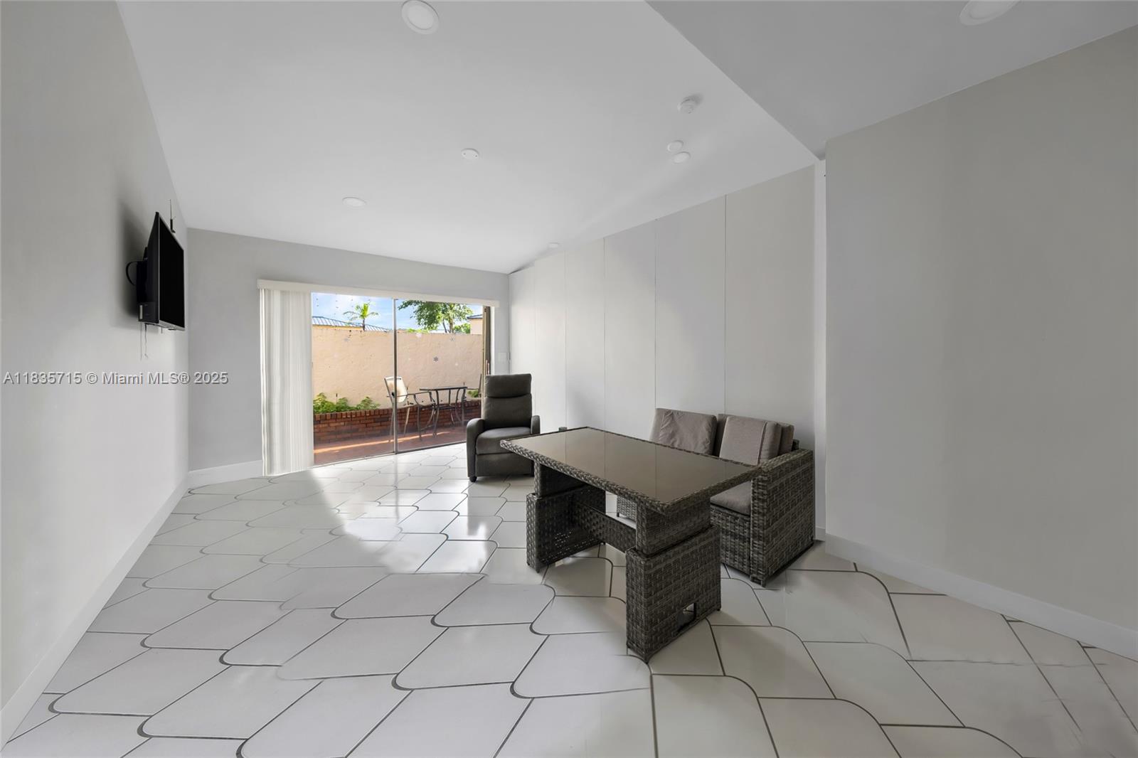 THE MOORS TOWNHOUSES - Residential