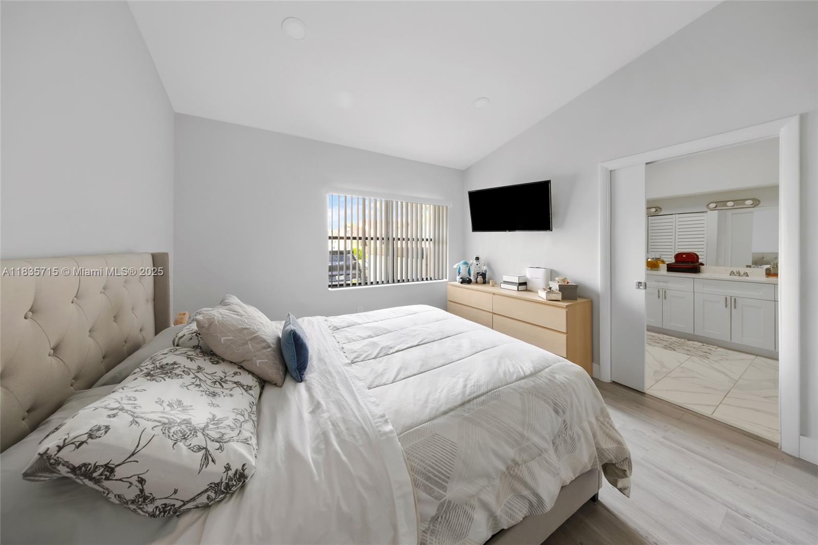 THE MOORS TOWNHOUSES - Residential