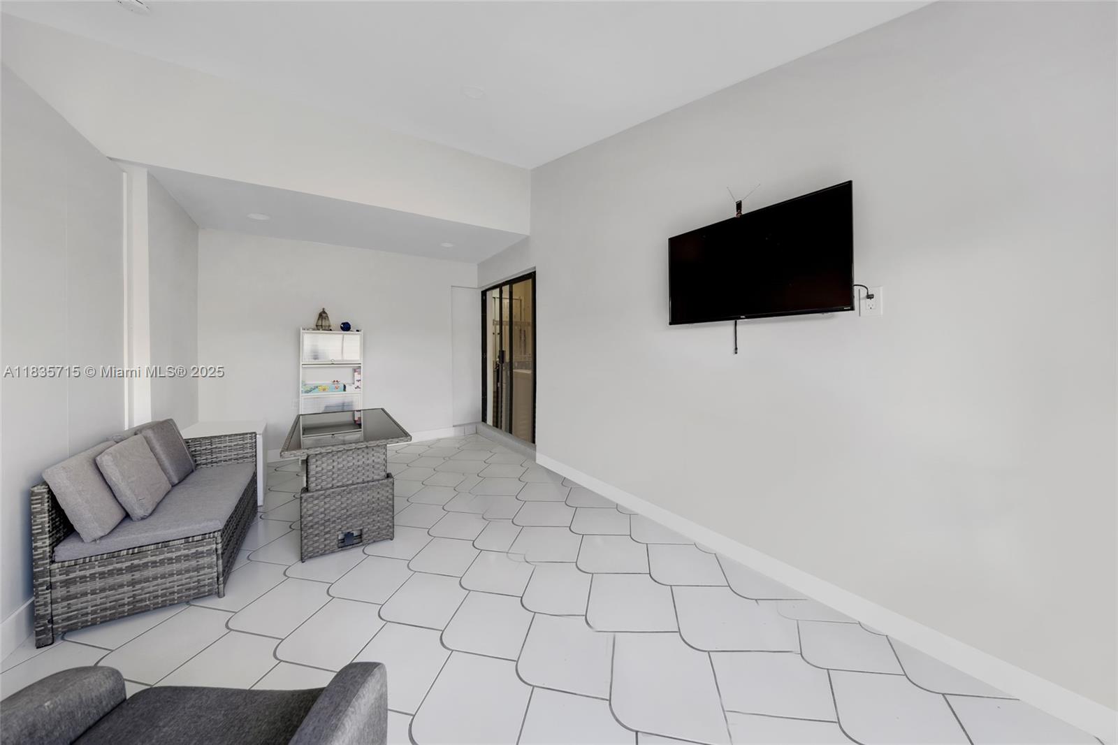 THE MOORS TOWNHOUSES - Residential