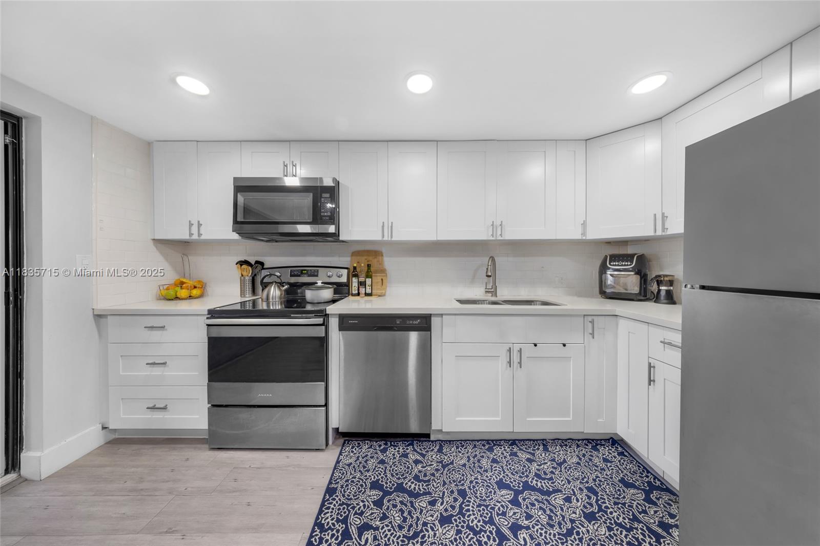 THE MOORS TOWNHOUSES - Residential