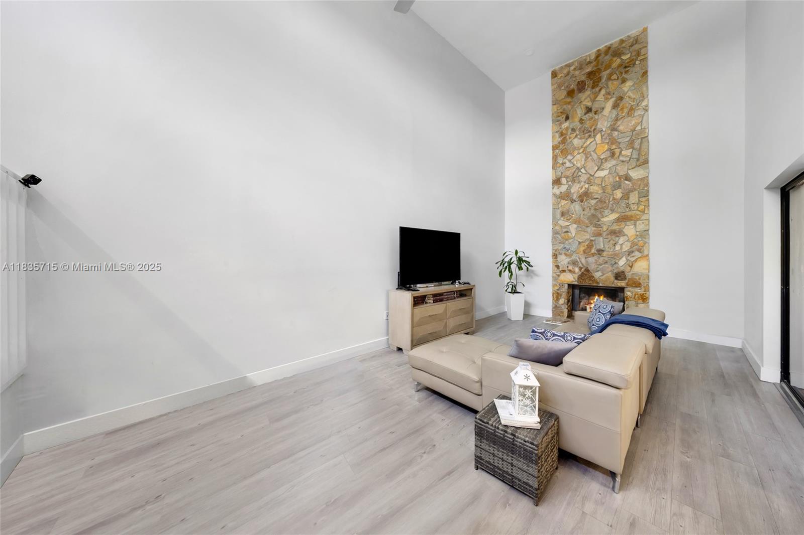 THE MOORS TOWNHOUSES - Residential