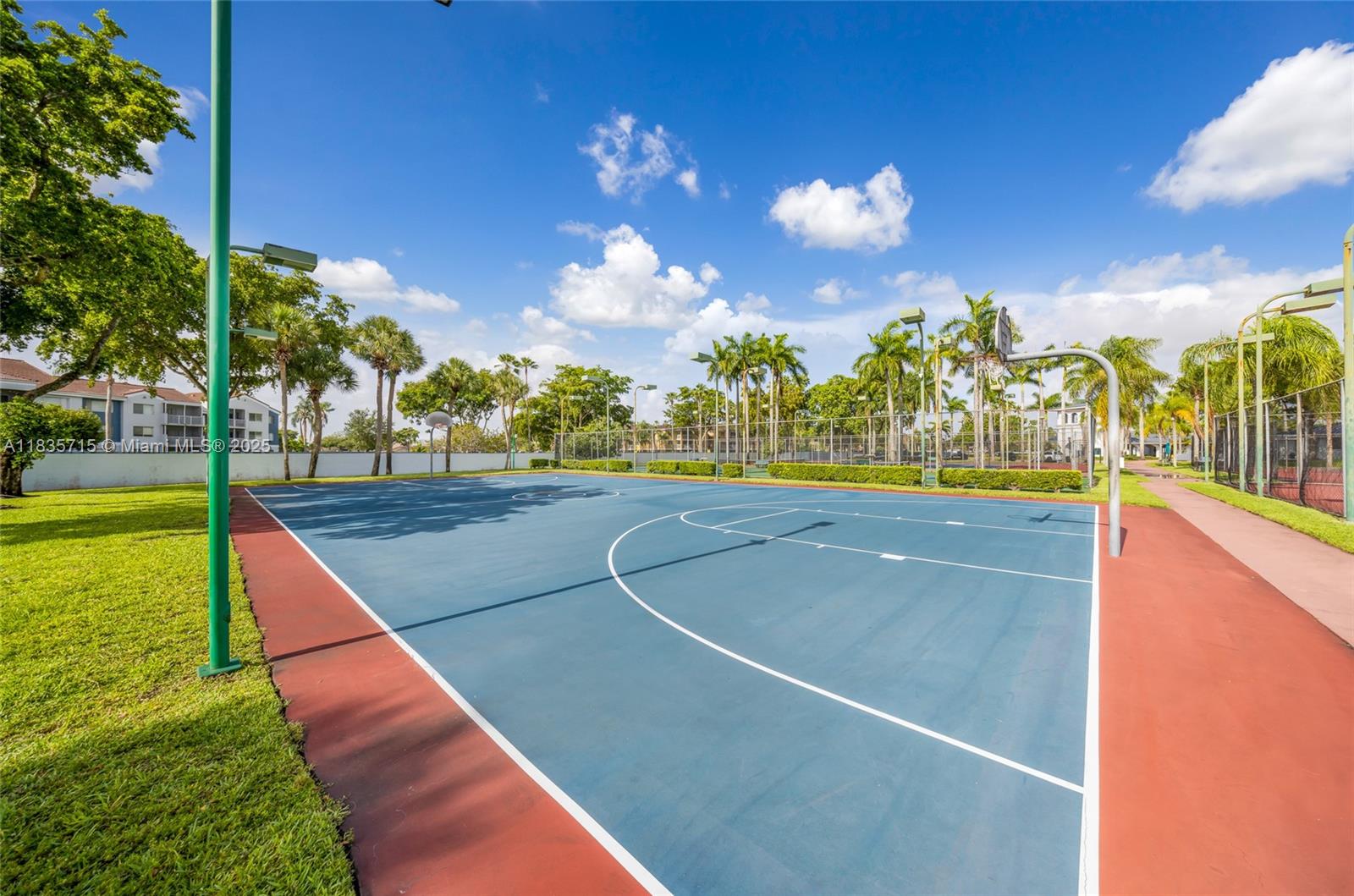 THE MOORS TOWNHOUSES - Residential