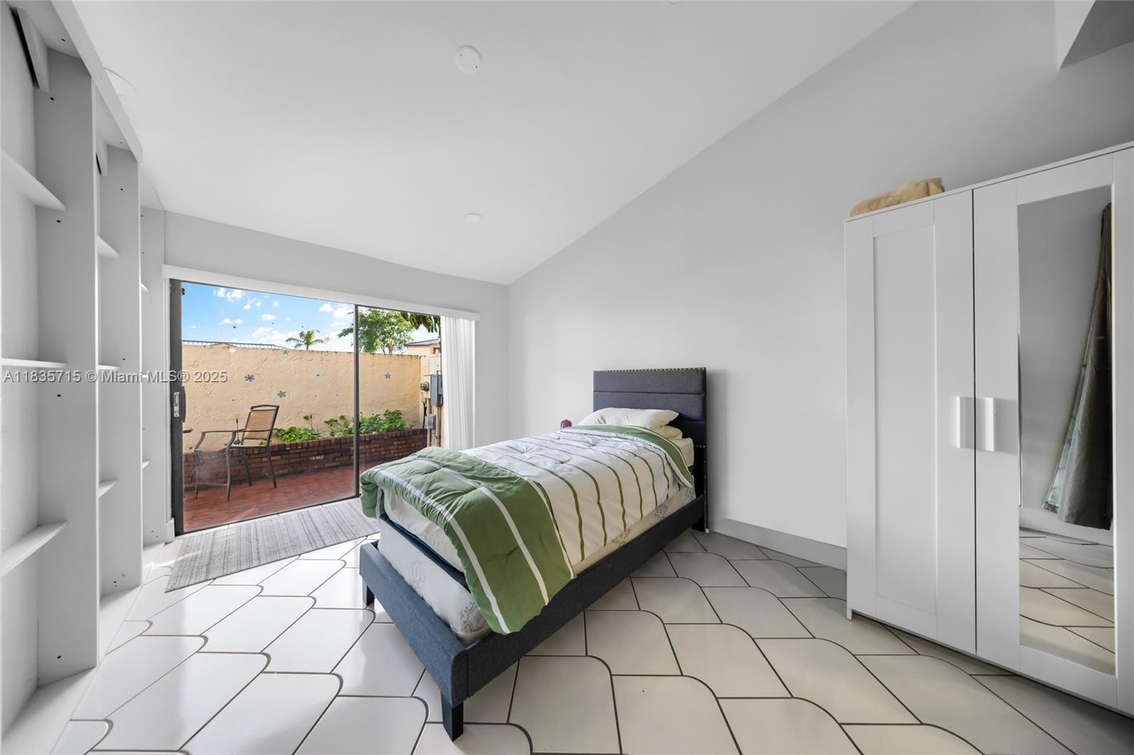 THE MOORS TOWNHOUSES - Residential