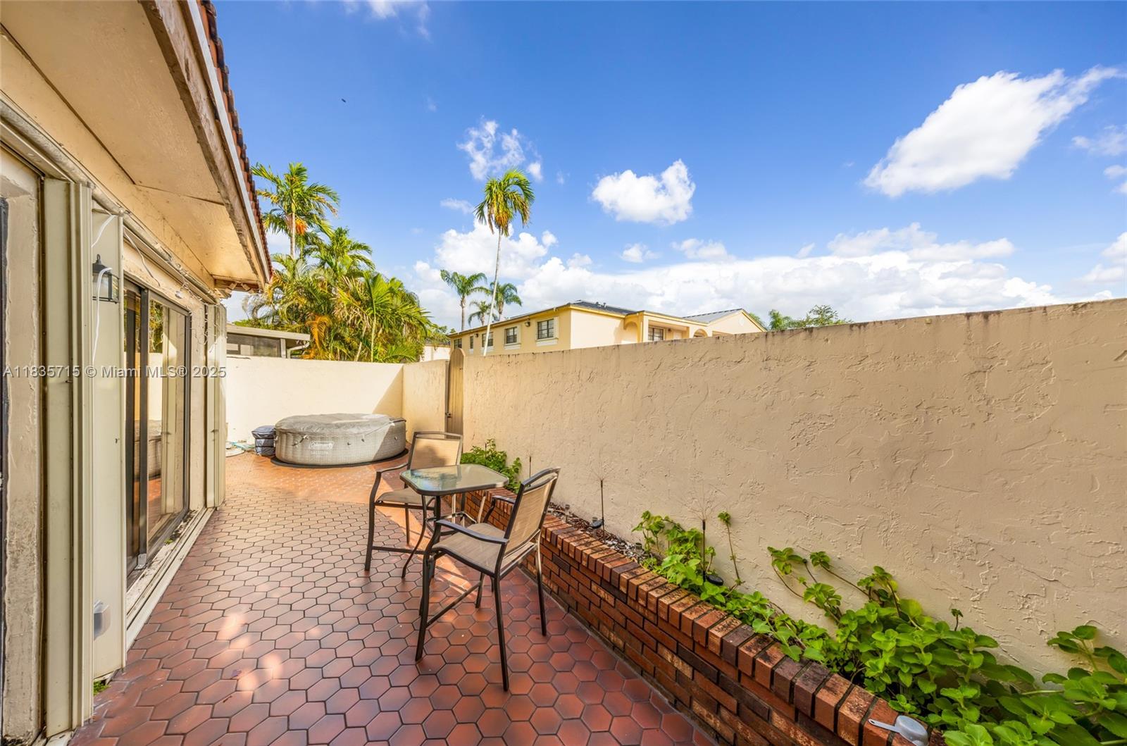 THE MOORS TOWNHOUSES - Residential