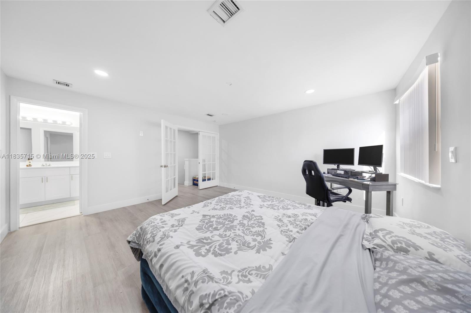 THE MOORS TOWNHOUSES - Residential