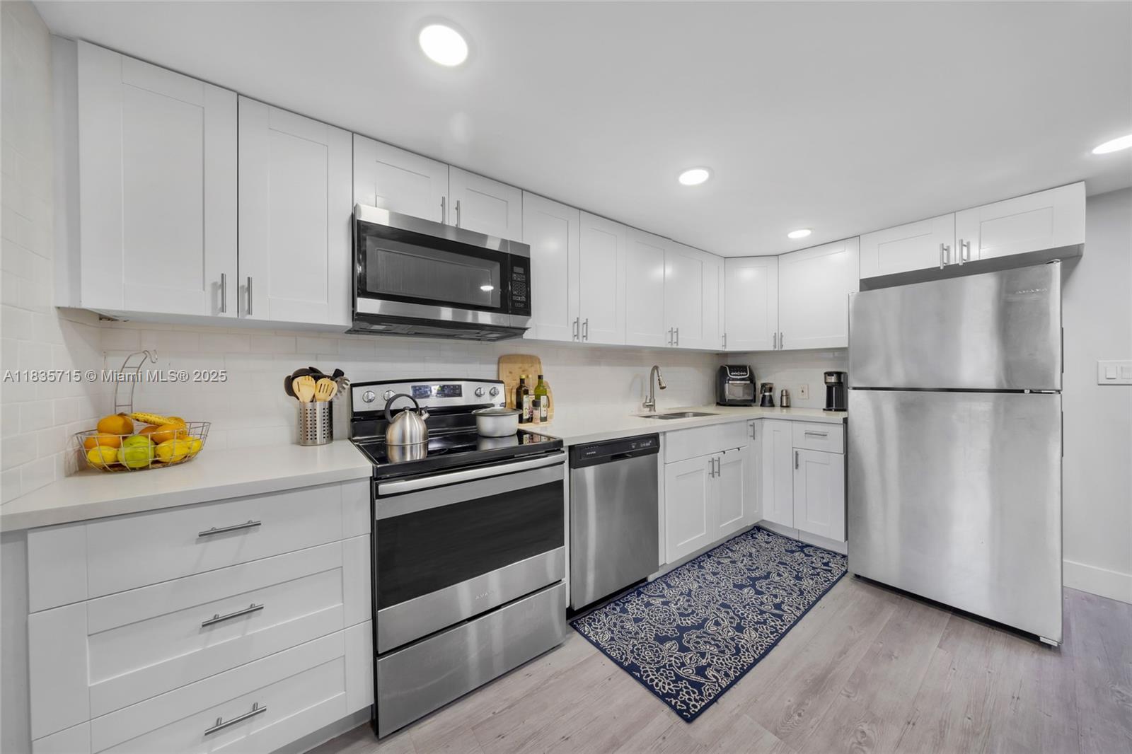 THE MOORS TOWNHOUSES - Residential