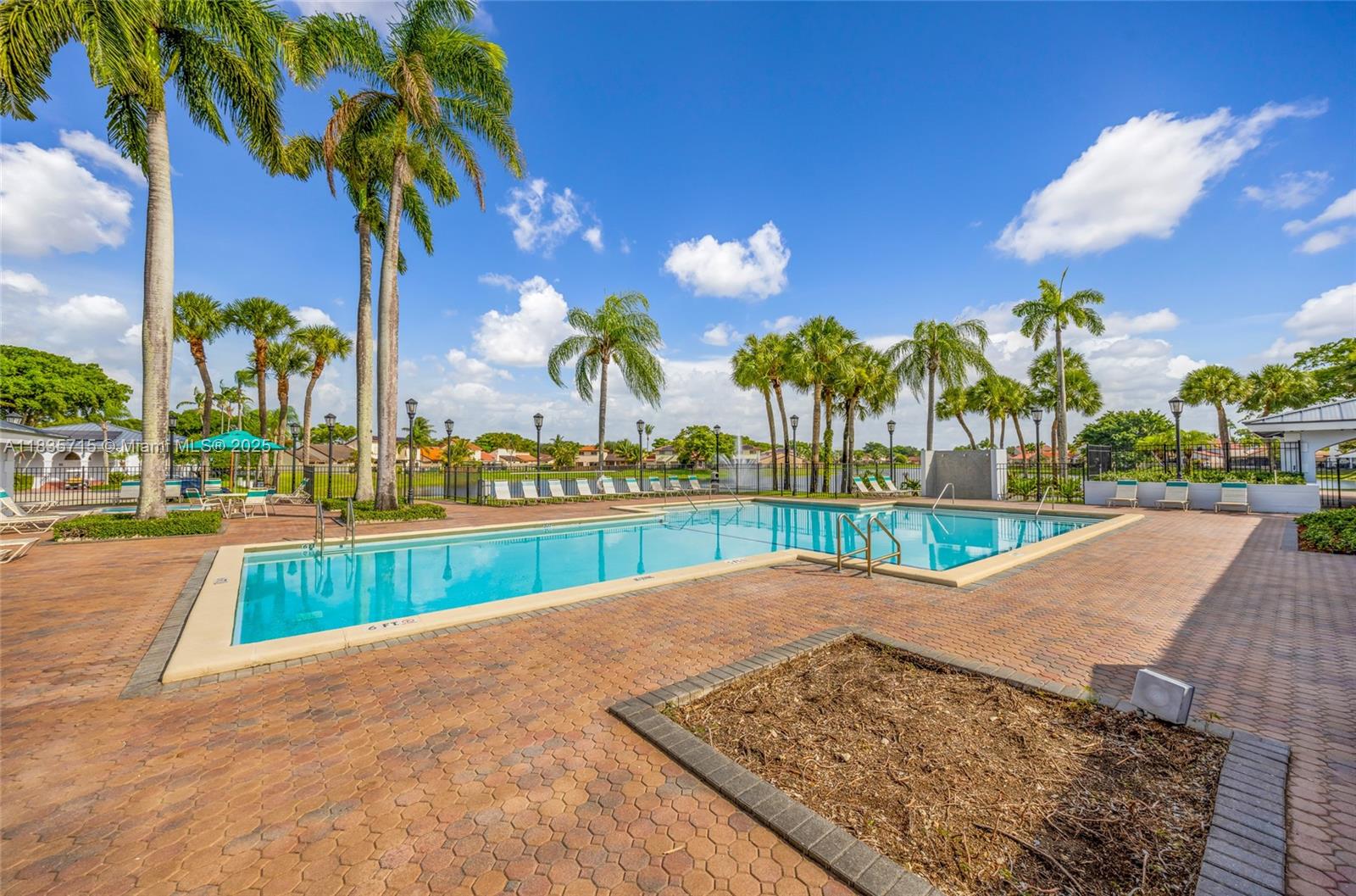 THE MOORS TOWNHOUSES - Residential