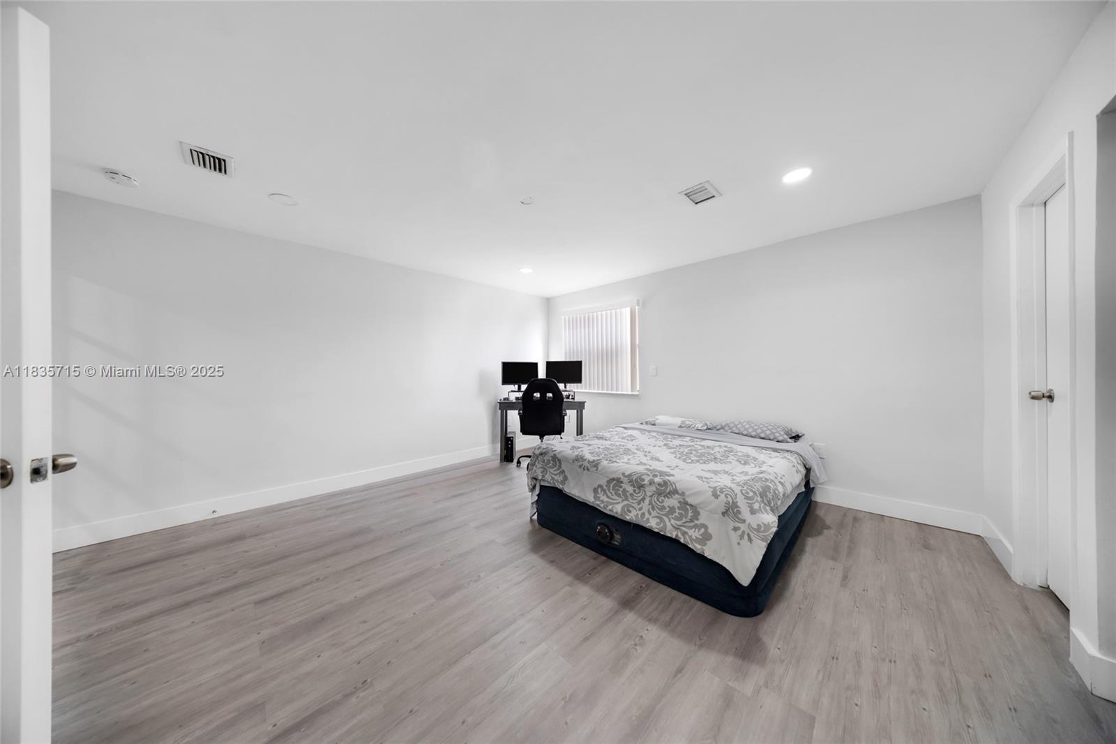 THE MOORS TOWNHOUSES - Residential