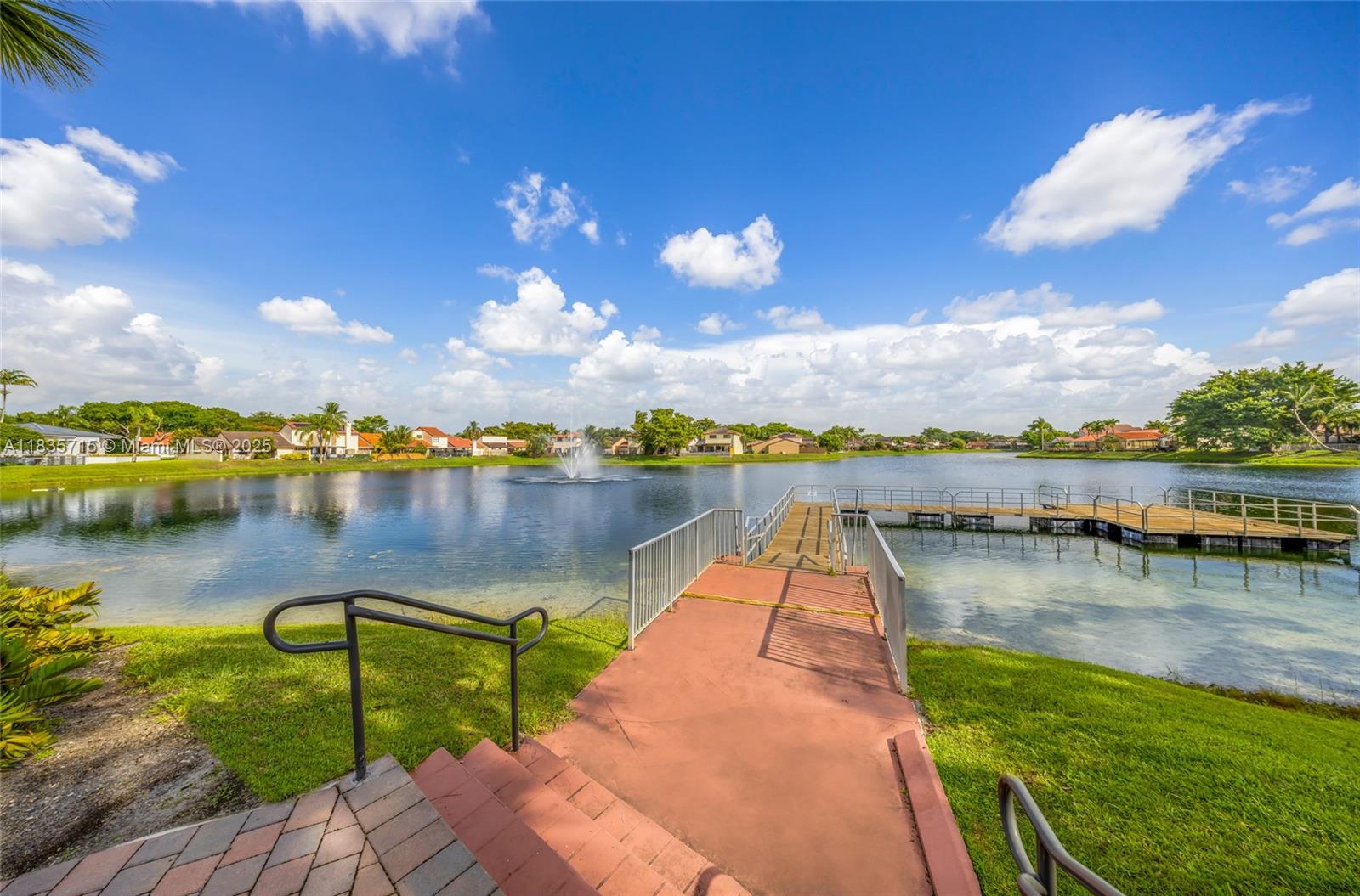 THE MOORS TOWNHOUSES - Residential