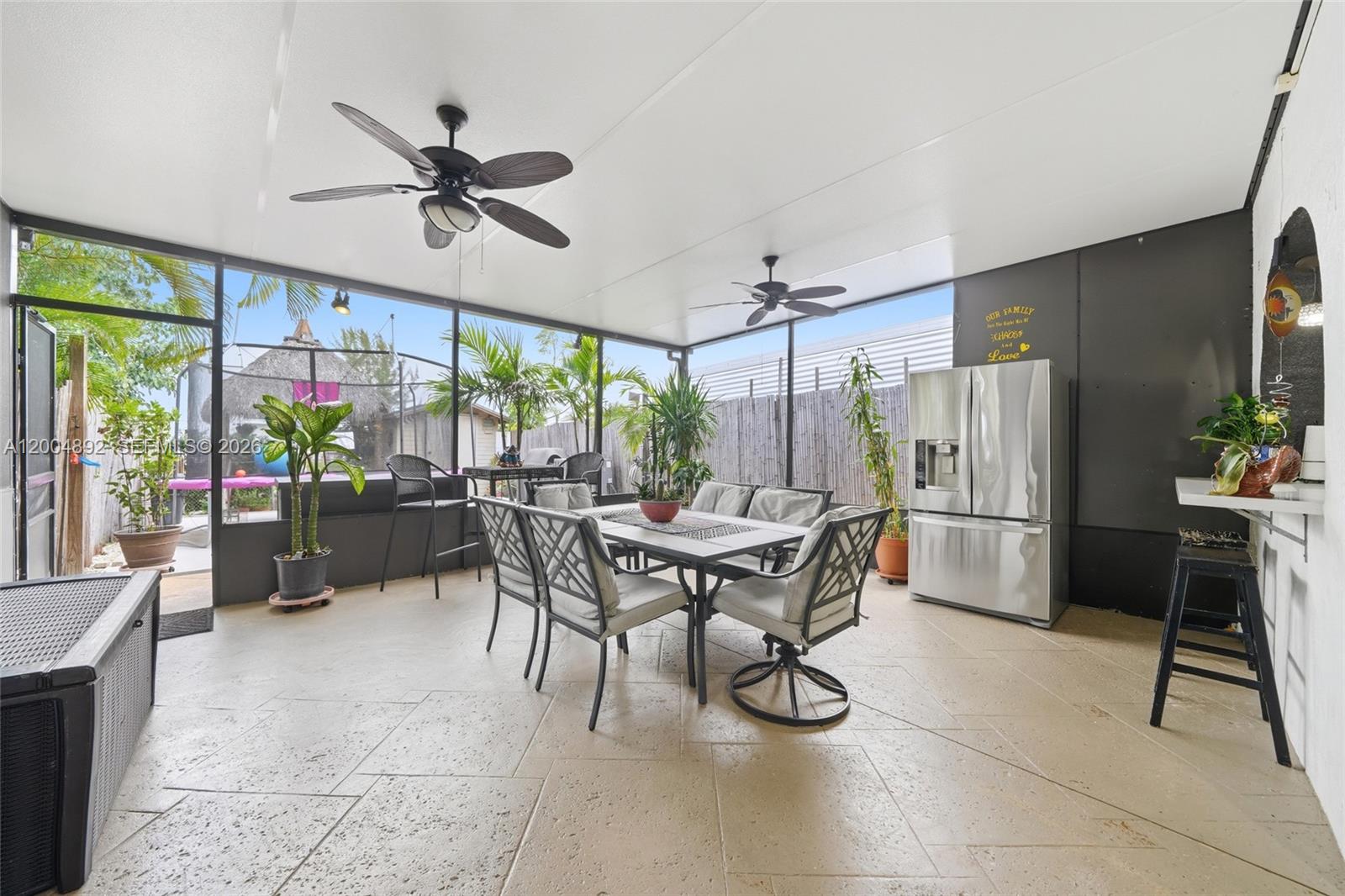 FLAMINGO LAKE - Residential