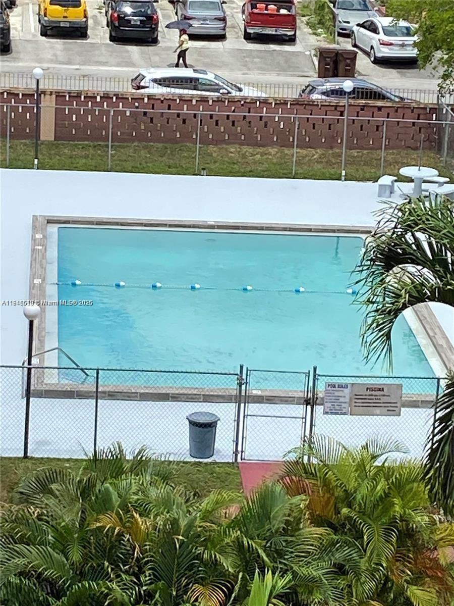 GOLDEN GATE CONDO PHASE I - Residential Lease