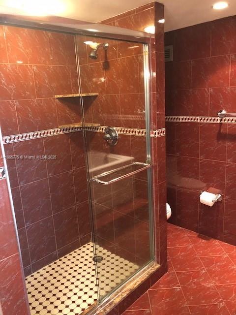 PLAZA TOWERS SOUTH CONDO - Residential Lease