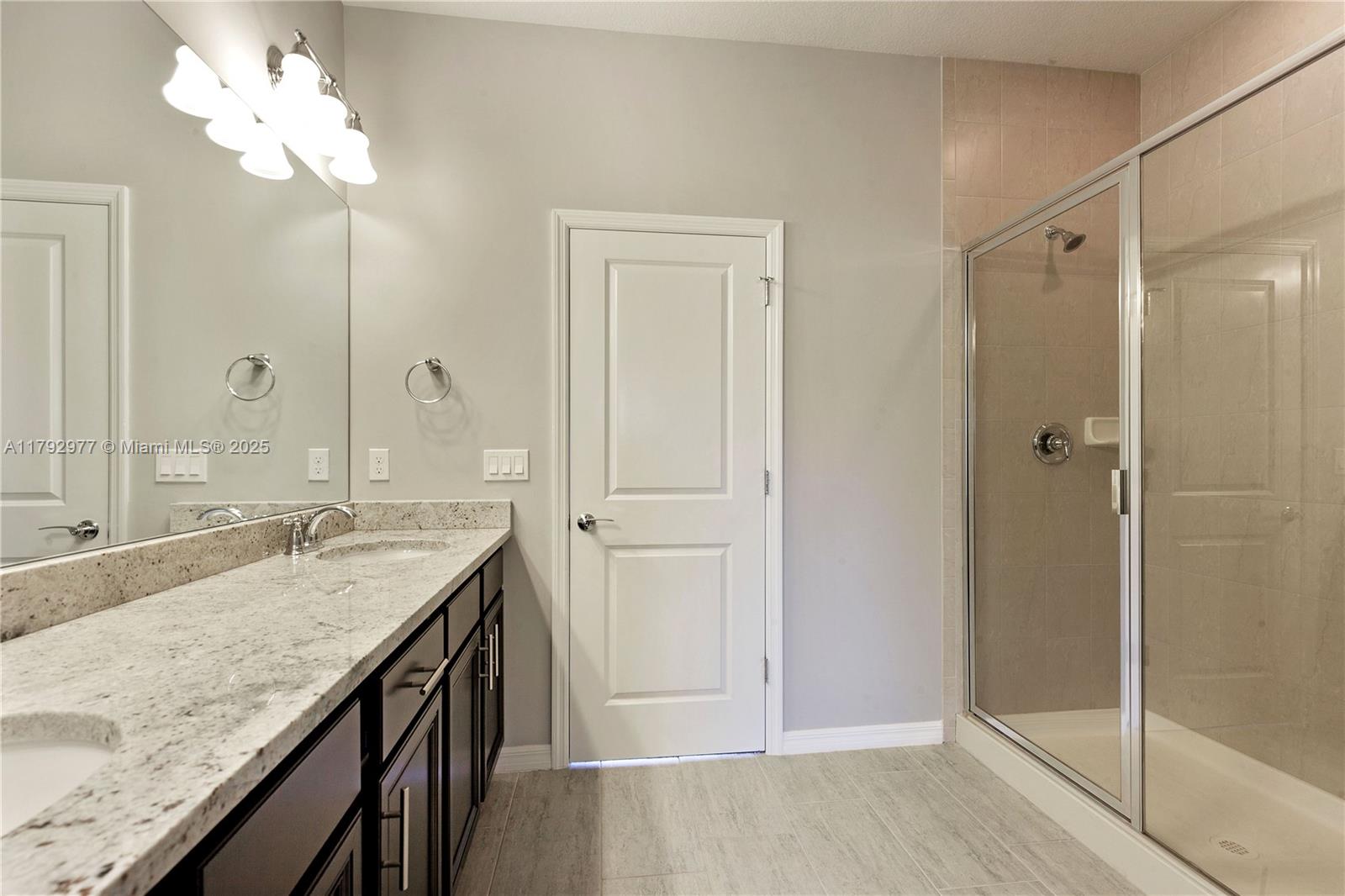 PARKVIEW AT HILLCREST - Residential Lease