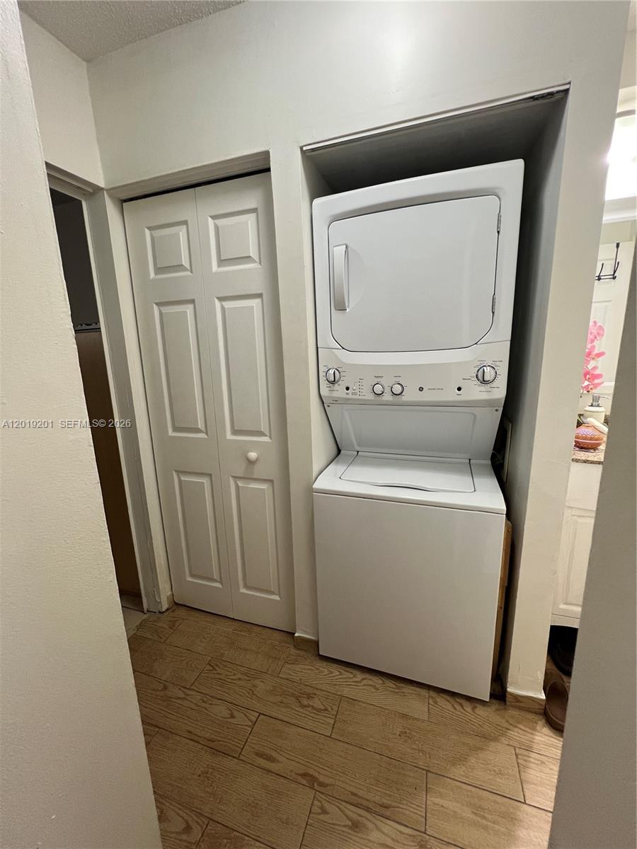 UNIVERSITY TRAIL CONDO - Residential